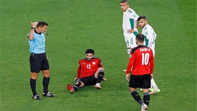 طبيب الأهلي يكشف أخر تطورات إصابة أيمن أشرف