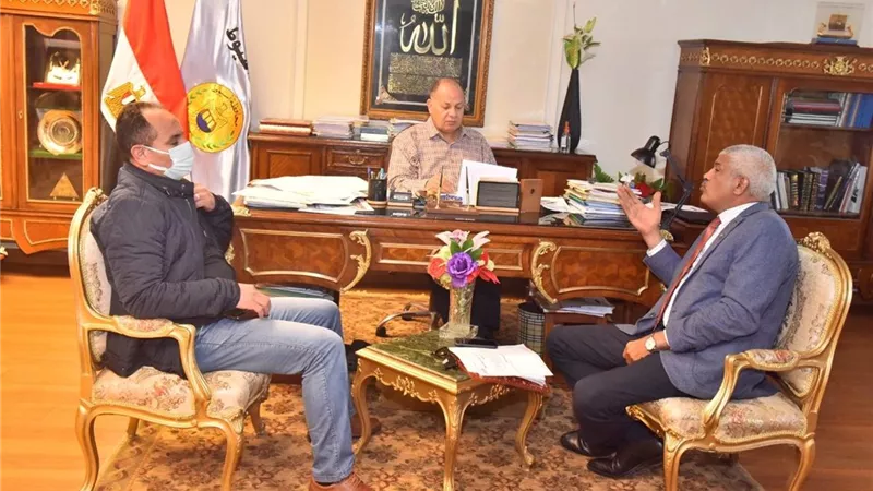 محافظ أسيوط يواصل لقاءاته الدورية بأعضاء مجلس النواب لحل مشاكل المواطنين