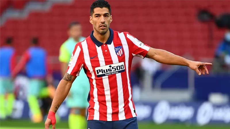 بيان رسمى من أتلتيكو مدريد بشأن تطورات إصابة سواريز