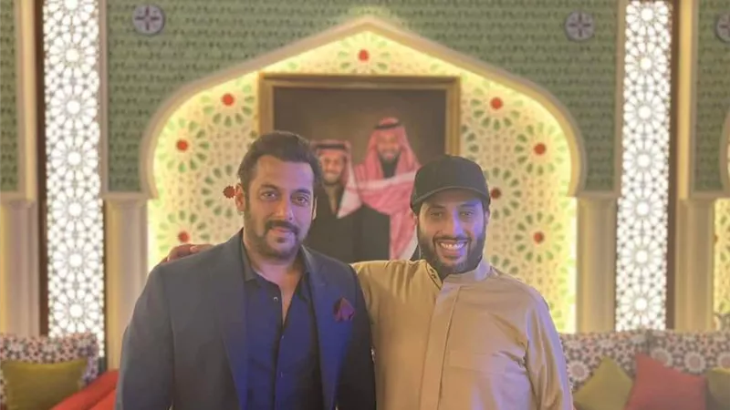 المستشار تركي آل الشيخ يروج لحفل النجم العالمي سلمان خان