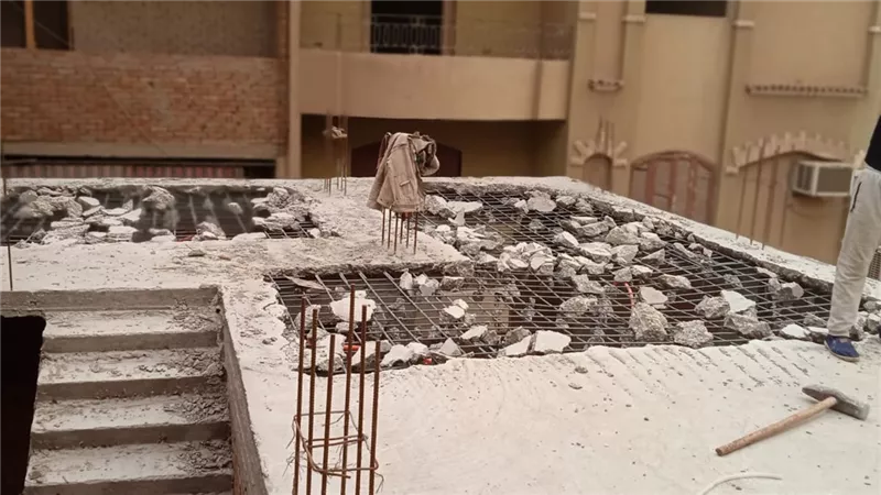 محافظة الجيزة تزيل تعديات علي كورنيش النيل بشمال الجيزة