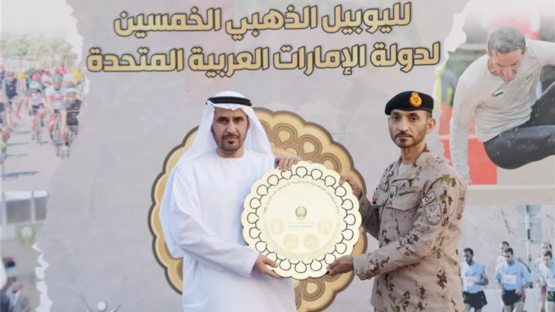 وكيل وزارة الدفاع الإماراتي يشهد فعاليات درع التفوق لليوبيل الذهبي