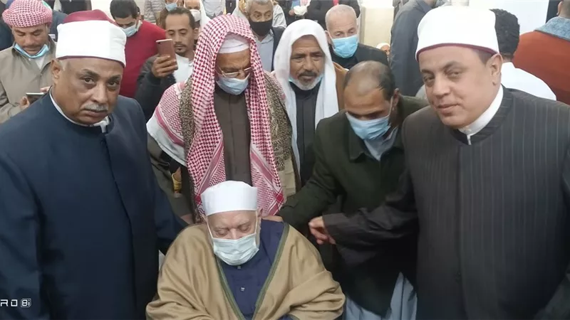 الدكتور احمد عمر هاشم يلقي خطبة جمعة اليوم بالإسماعيلية ..صور