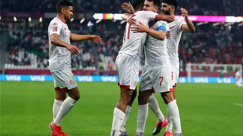 يوسف المساكنى يضيف الهدف الثانى لتونس فى مرمى عمان