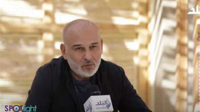 جمال سليمان يكشف سر عدم تلقيه عروضا فنية في سوريا.. فيديو