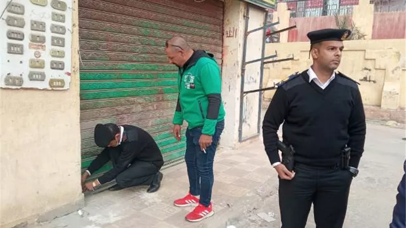 النجار: غلق وتشميع 30 محل مخالف فى مدينة 6 أكتوبر بالتعاون مع شرطة التعمير.. بالصور