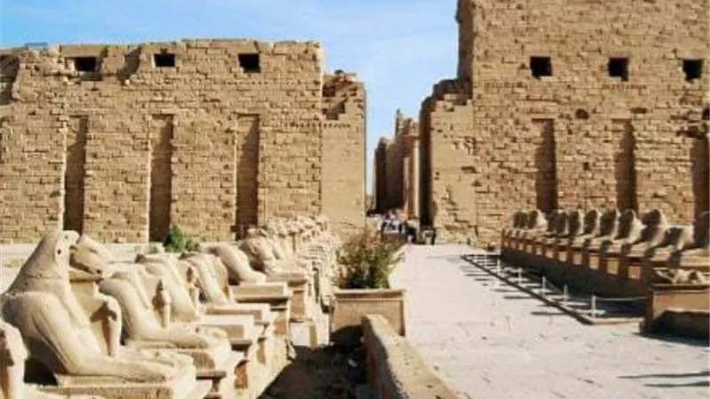 مدينة الأقصر تعلن عن مزايدة لإستغلال المرسى السياحى أمام الكرنك