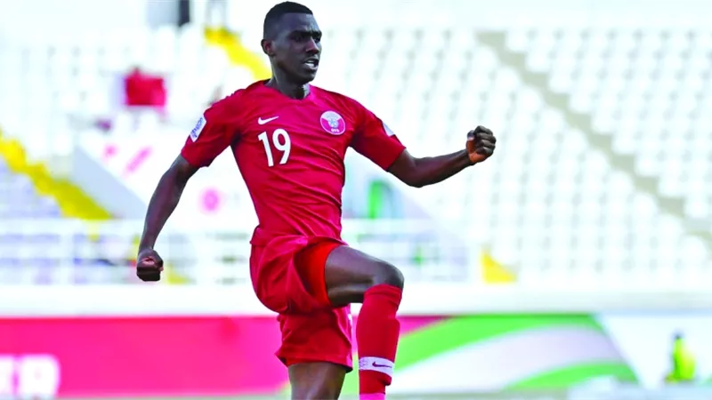 المعز علي يقود منتخب قطر لمواجهة الامارات فى ربع نهائى كأس العرب