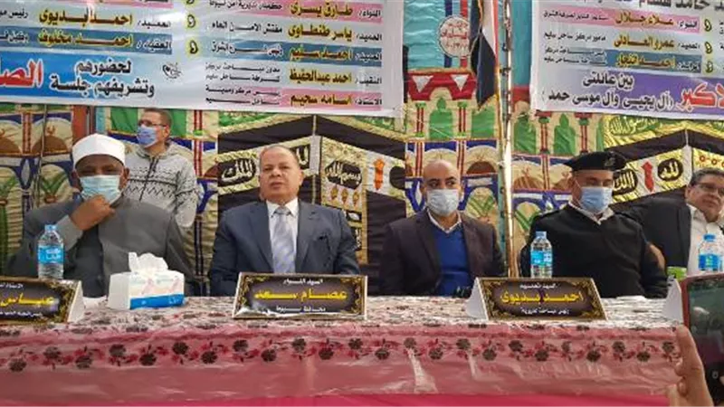 محافظ اسيوط ووكيل الازهر يشهدان صلح عائلتى يحي وموسى بساحل سليم