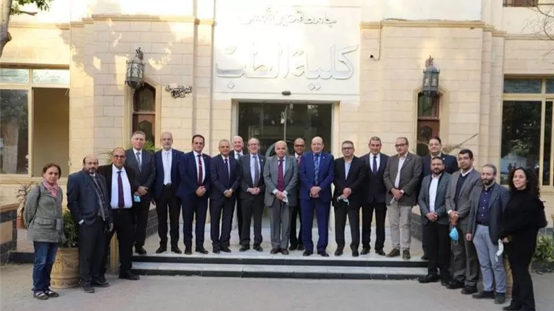 طب عين شمس تستقبل وفدا من الكليه الملكيه للأطباء و الجراحين جلاسجو( اسكتلندا )