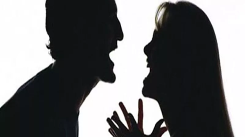 ما حكم الزوج كثير الحلف بالطلاق؟.. الافتاء