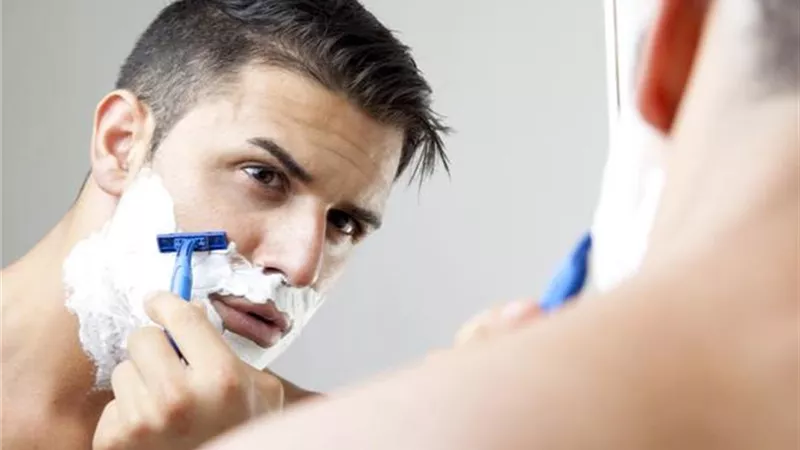 سبب صحي يجعل من المستحسن التوقف عن حلاقة الذقن
