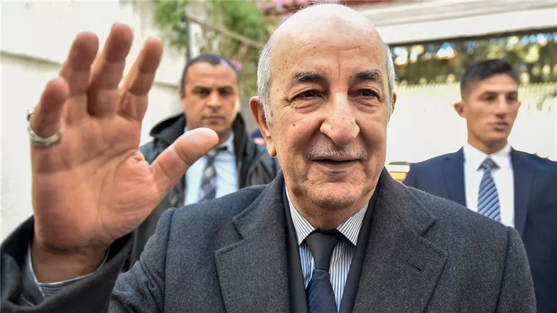 تبون يغرد مهنئا بعد فوز منتخب الجزائر على نظيره المغربي