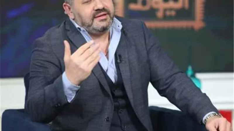 بالصور..بحضور المطرب عبد الغفار كستيرو .. إدوارد يحتفل بعيد ميلاده على الهواء