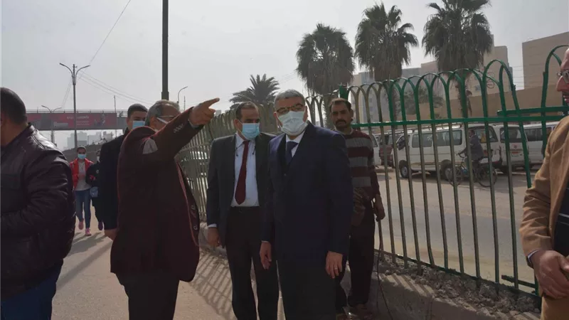 محافظ المنيا يتابع أعمال الرصف بمدخل مركز التحكم الإقليمي وإنشاء موقف لسيارات الأجرة بسمالوط