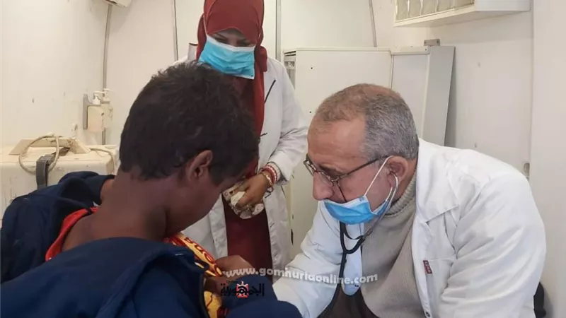 الكشف على 302 مواطن والعلاج مجانا خلال قافلة طبية بحلايب
