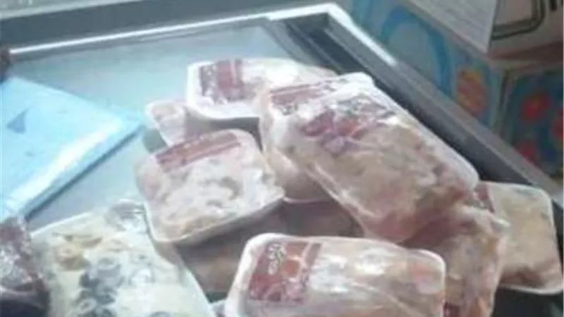 تموين منيا القمح يحرر 16 محضرا ضد أصحاب أنشطة تجارية لحيازة سلع مجهولة المصدر