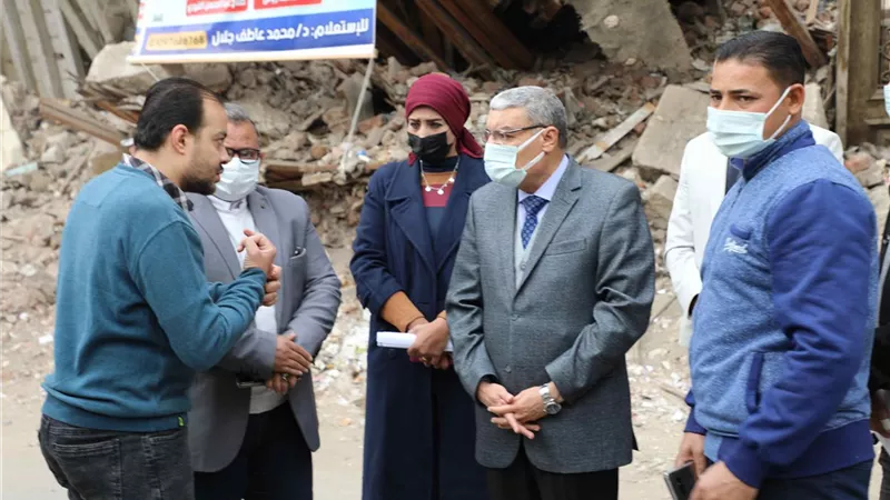 محافظ المنيا يقود حملة مكبرة لرفع الإشغالات بأحياء وسط وشمال المدينة