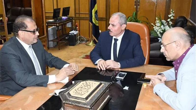 رئيس جامعة القناة الجديد يطالب بسرعة الانتهاء من العيادات الخارجية والعمليات الكبرى