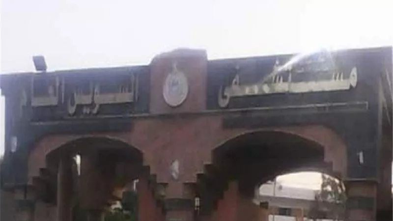 مستشفى السويس تستقبل مصابي انقلاب ميكروباص بطريق جنيفه