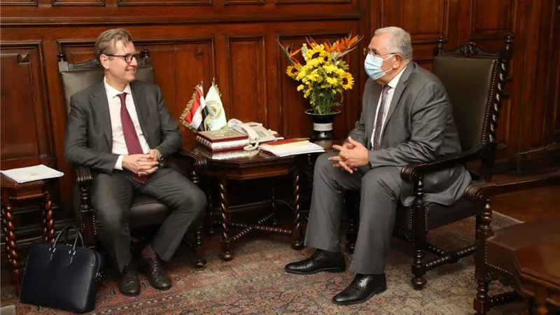 القصير ونائب وزير الزراعة الروسي يبحثان التبادل التجاري بين البلدين