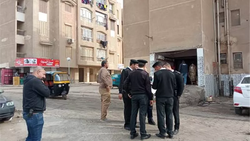 النجار: غلق وتشميع 60 محل مخالف فى مدينة 6 أكتوبر بالتعاون مع شرطة التعمير.. بالصور