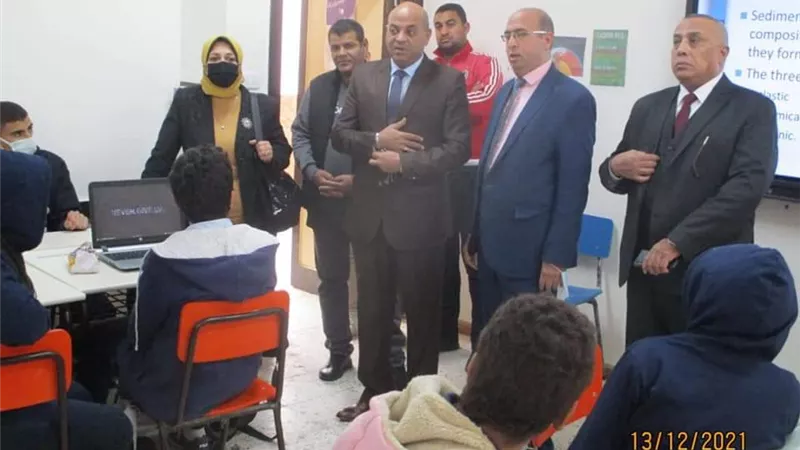 رئيس التعليم العام بوزارة التربية والتعليم تتفقد العملية التعليمية في مدارس المتفوقين بالمنيا