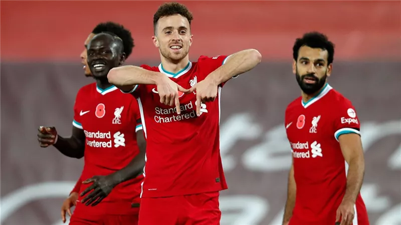ليس مو صلاح.. نجم ليفربول يتوج بجائزة لاعب الشهر بالدوري الإنجليزي
