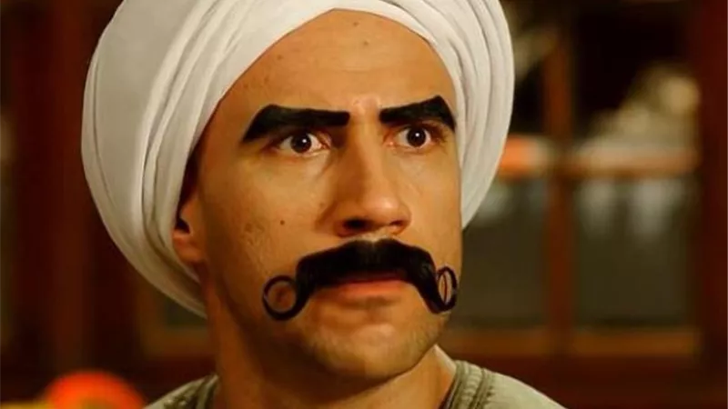 أحمد مكى فى الصحراء بسبب 