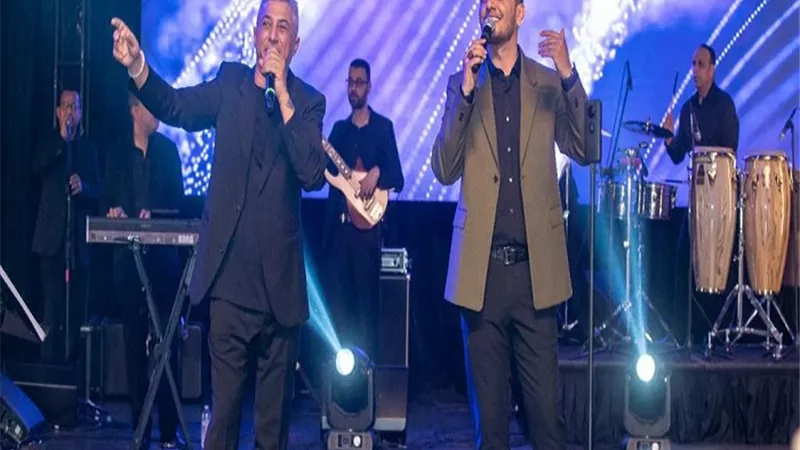 عمر العبداللات ومحمد عساف يغنيان 