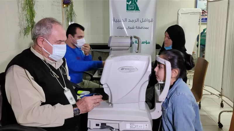 استفادة أكثر من 2700 حالة من قافلة العيون بالشيخ زويد وبئر العبد