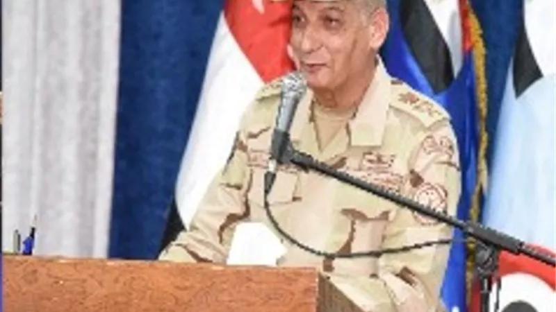 وزير الدفاع يشهد المرحلة الرئيسية لمشروع مراكز القيادة التعبوي «فتح- 4»