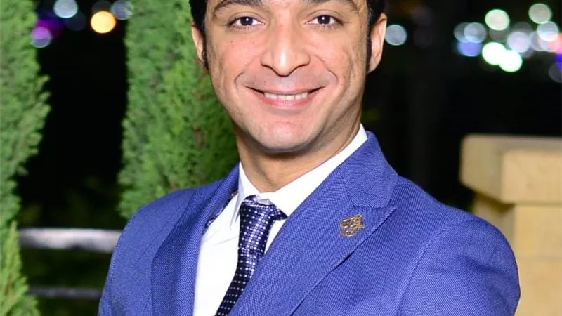 الرسم باليد ونظرية اللون.. مرجعًا جديدًا في الفن التشكيلي للدكتور أحمد جمال