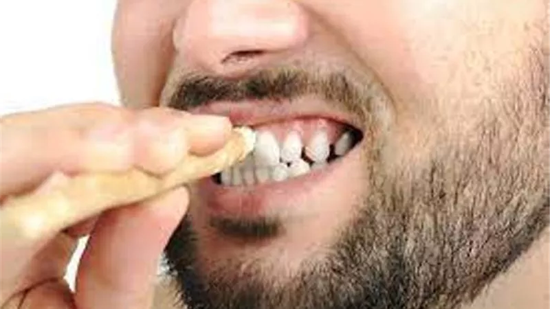 استعمال السواك عند الوضوء..سُنّة أم عادة؟