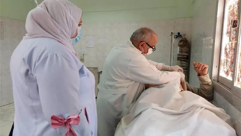 الكشف على 610 حالة بقافلة جامعة المنيا المتكاملة لـ 