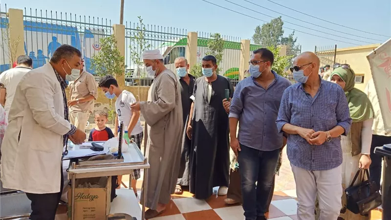 قافلة طبية تعالج 2099 مواطنا بالمجان بالشرقية