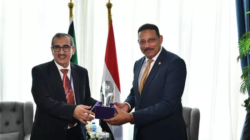 رئيس هيئة الرقابة الإدارية يلتقي رئيس مجلس أمناء الهيئة العامة لمكافحة الفساد الكويتية 