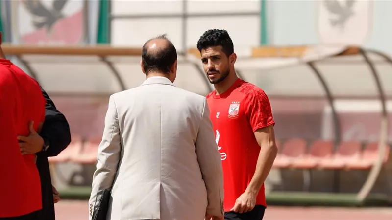 طبيب الأهلى يكشف آخر تطورات إصابة أيمن أشرف