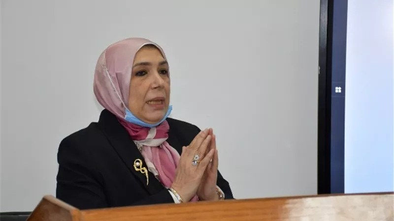 انطلاق المؤتمر العلمي الأول للدراسات العليا بهندسة القناة ..صور