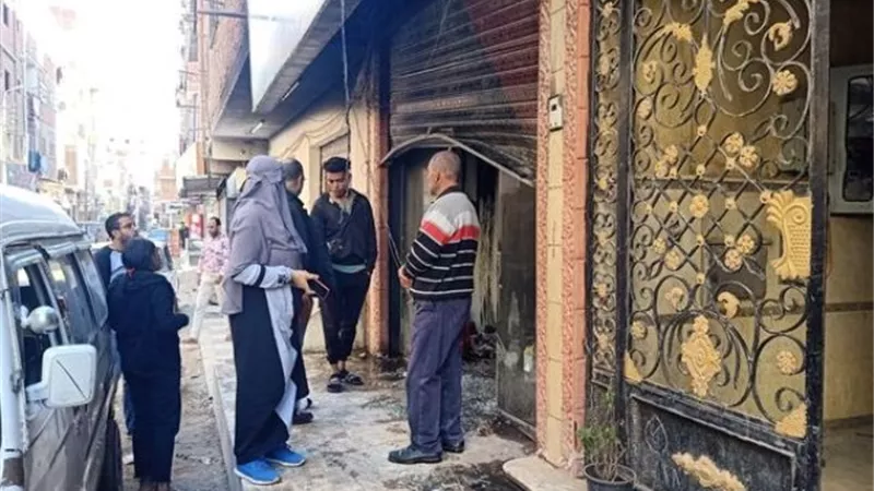 حي ثان الإسماعيلية يعاين موقع حريق محل ومشغل ملابس جاهزة ..صور