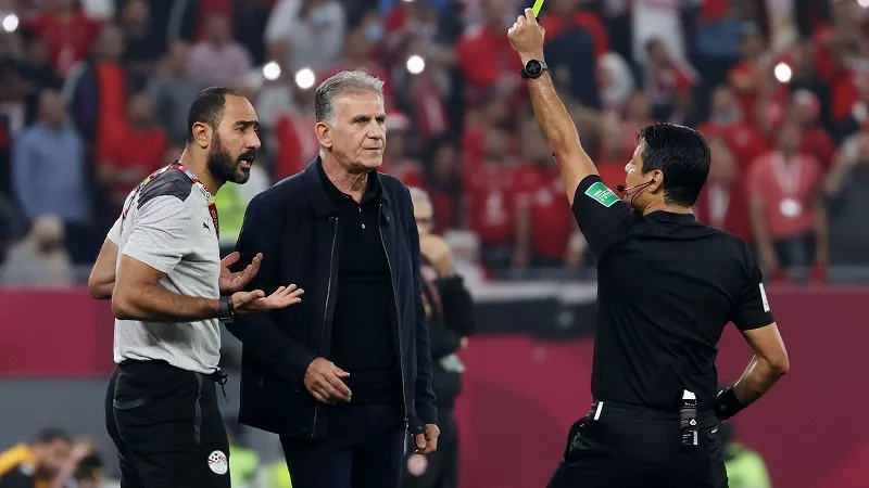 محمد شوقى يحصل على البطاقة الصفراء فى مباراة مصر وتونس