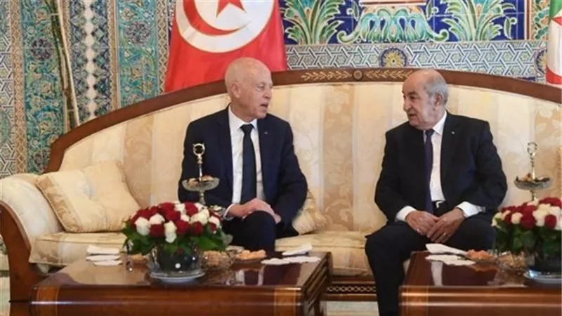 رئيسا تونس والجزائر يؤكدان الحرص المشترك على توثيق روابط الأخوة الصادقة