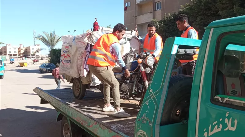 جهاز مدينة 6 أكتوبر يشن حملة لمواجهة كافة أنواع المخالفات والاشغالات.. صور