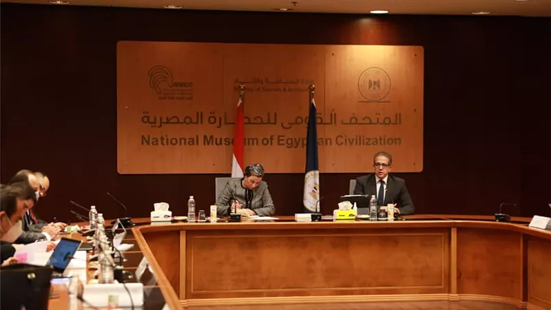 وزيرا السياحة والآثار والبيئة يبحثان آليات تحويل شرم الشيخ لمدينة خضراء
