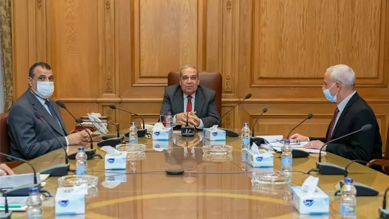 وزير الإنتاج الحربى يتابع التعاون المشترك مع الإمارات في مجال تصنيع السيارة بيك أب