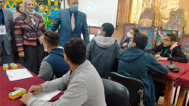 مدير عام مصر القديمة يتابع مسابقة الاوائل