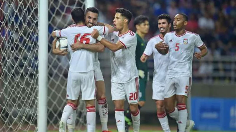 عفيف والمعز علي يقودان هجوم قطر أمام الجزائر