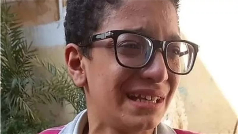 أول تعليق من والد طالب شبرا عقب قرار تقديم معلمة التنمر للمحاكمة.. فيديو