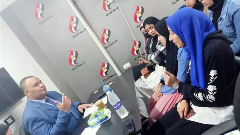 مصر الحديثة بالشرقية ينظم ورشتي عمل لفن التحرير الصحفي والتتمية البشرية