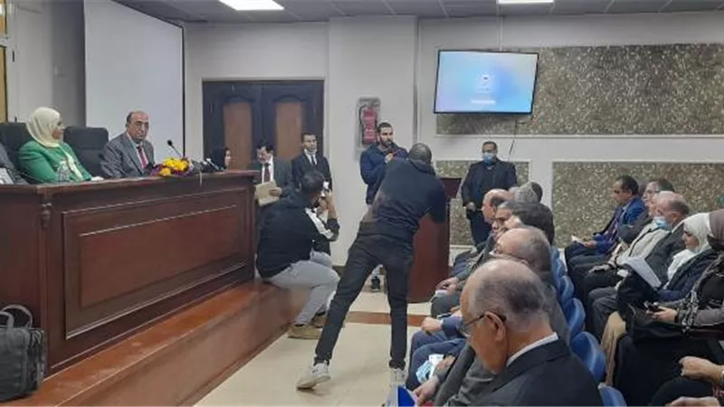 النقيب العام لأطباء الأسنان يفتتح المؤتمر الإقليمي الدولي لنقابات شمال الصعيد
